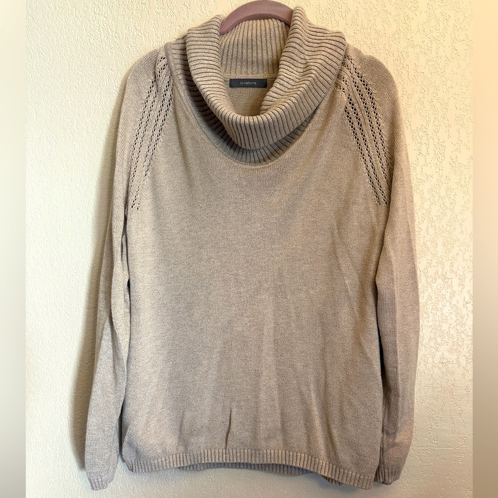 Liz Claiborne Knit Sweater in Beige with Shimmer Gold Size Large